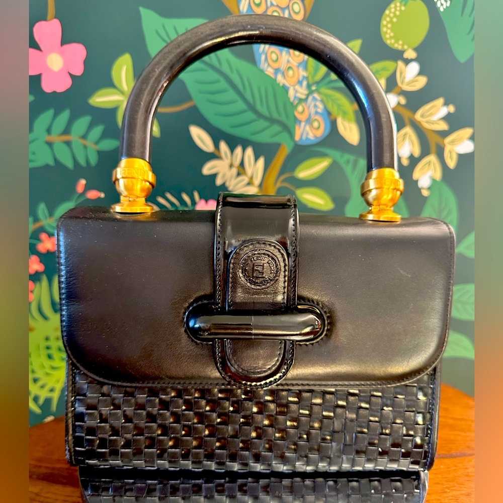 FENDI 🖤 Vintage Mama Bucket Handbag (Emerald Green Wooden Handle) WHOA!